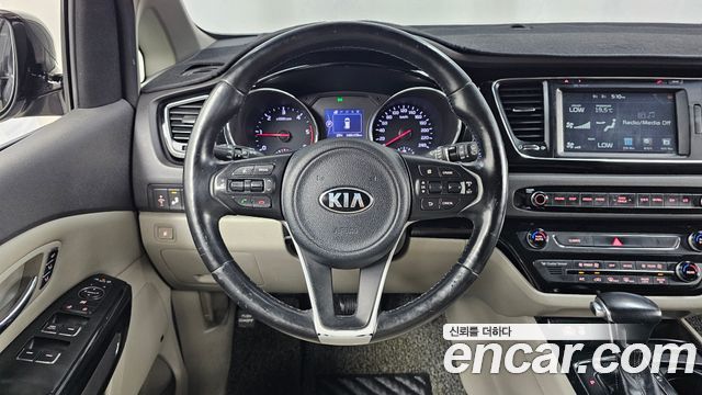 Kia Canival 2018 — photo 13