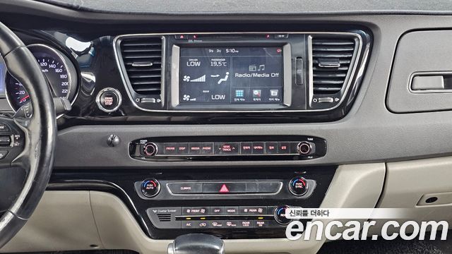 Kia Canival 2018 — photo 14