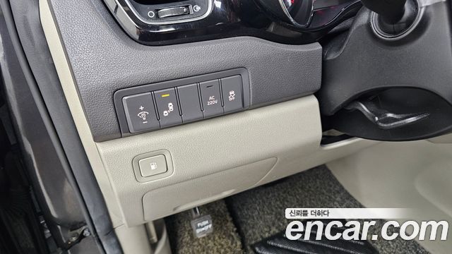 Kia Canival 2018 — photo 16