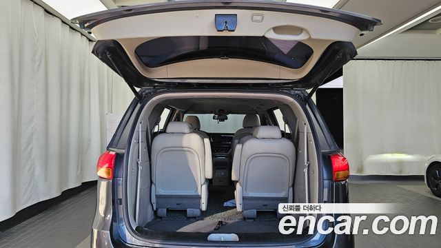 Kia Canival 2018 — photo 20