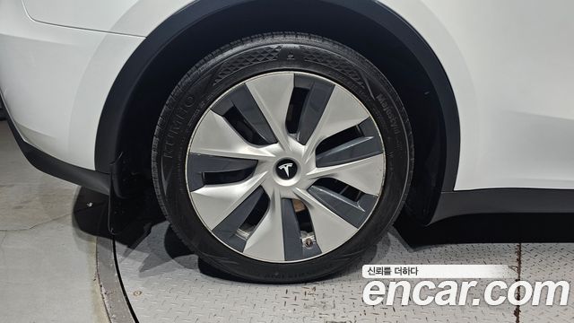 Tesla Model Y 2024 — photo 5