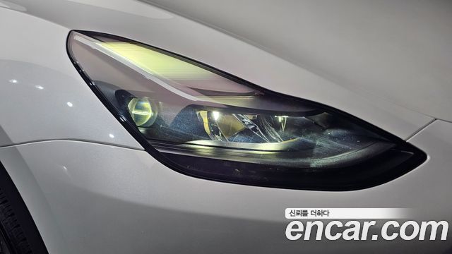 Tesla Model Y 2024 — photo 8