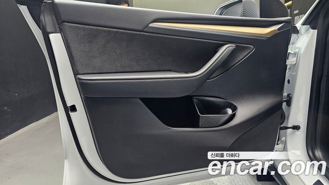 Tesla Model Y 2024 — photo 14