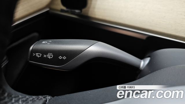 Tesla Model Y 2024 — photo 29