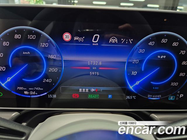 Mercedes-Benz EQE 2026 — photo 8