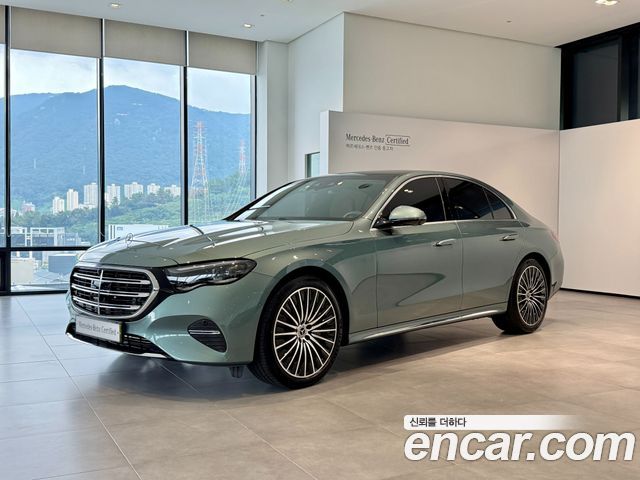 Mercedes-Benz E-Class 2026 — photo 1