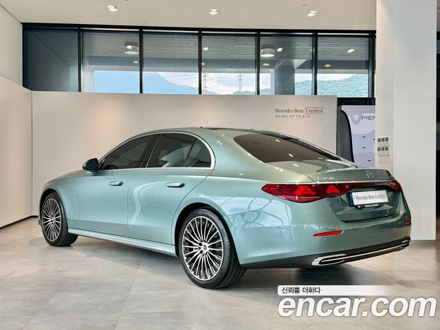 Mercedes-Benz E-Class 2026 — photo 3