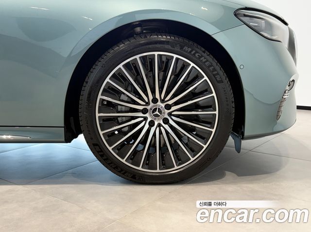 Mercedes-Benz E-Class 2026 — photo 5