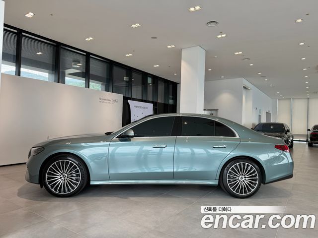 Mercedes-Benz E-Class 2026 — photo 8