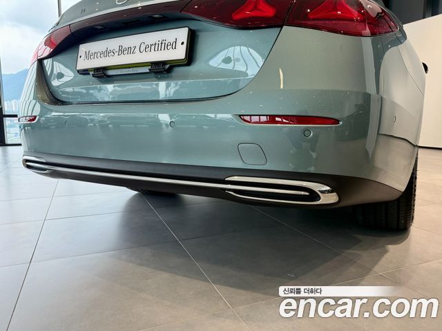 Mercedes-Benz E-Class 2026 — photo 11