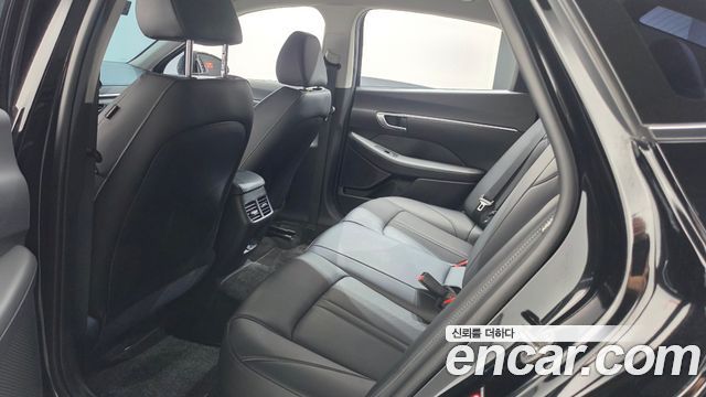 Hyundai Sonata 2023 — photo 25
