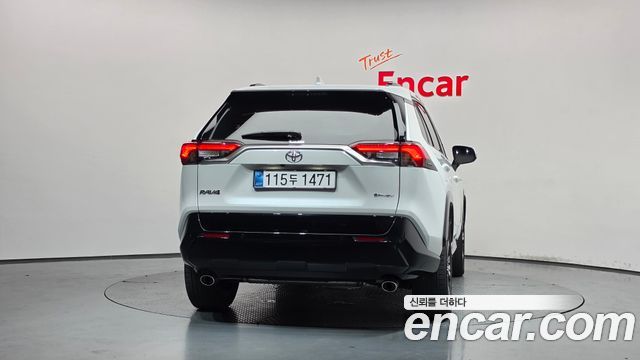 Toyota RAV4 2025 — photo 4