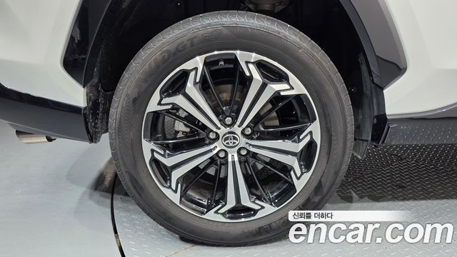 Toyota RAV4 2025 — photo 5