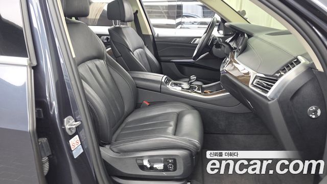BMW X5 2021 — photo 17