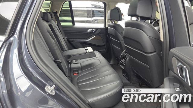 BMW X5 2021 — photo 18