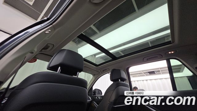 BMW X5 2021 — photo 24