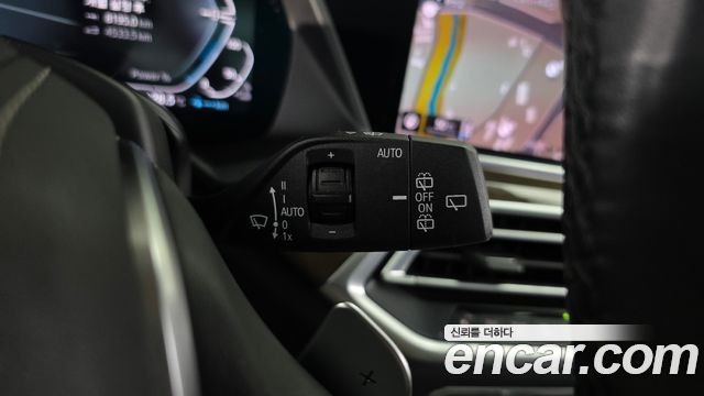 BMW X5 2021 — photo 28