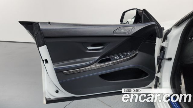 BMW 6-Series 2018 — photo 14