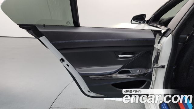 BMW 6-Series 2018 — photo 15