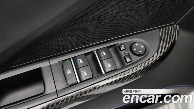 BMW 6-Series 2018 — photo 28