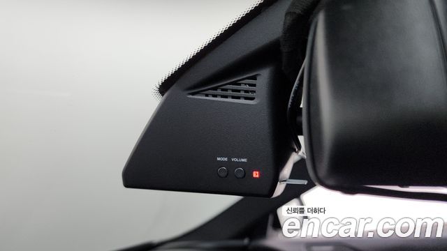 BMW 6-Series 2018 — photo 30