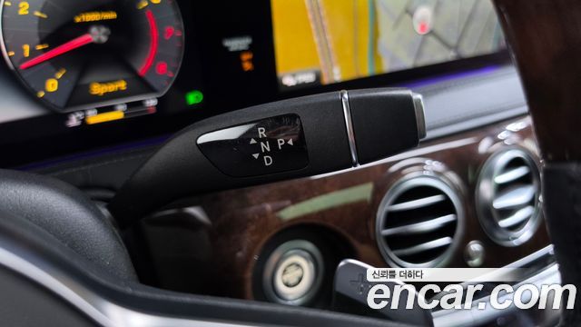 Mercedes-Benz S-Class 2019 — photo 12