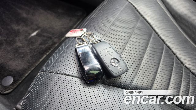 Mercedes-Benz S-Class 2019 — photo 22
