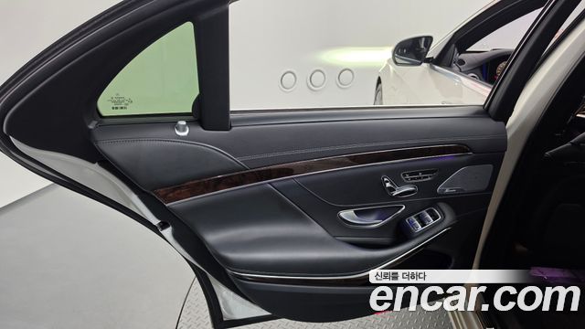 Mercedes-Benz S-Class 2019 — photo 15