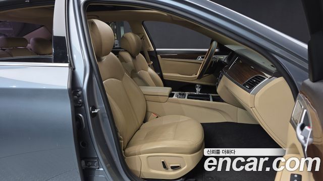 Genesis G80 2017 — photo 11