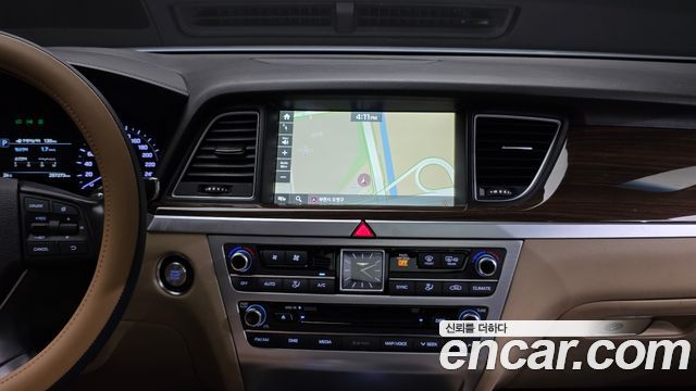 Genesis G80 2017 — photo 14