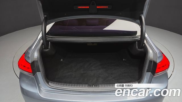 Genesis G80 2017 — photo 20
