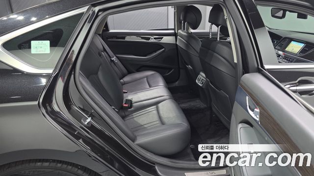 Genesis G80 2018 — photo 17