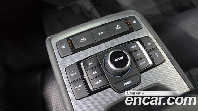 Genesis G80 2018 — photo 23