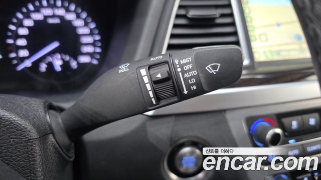 Genesis G80 2018 — photo 26
