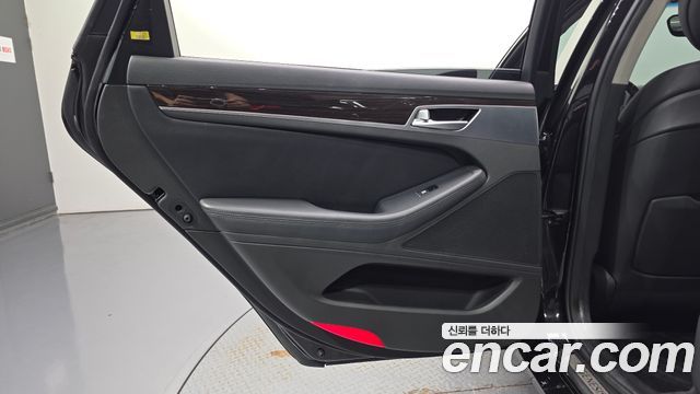Genesis G80 2018 — photo 15