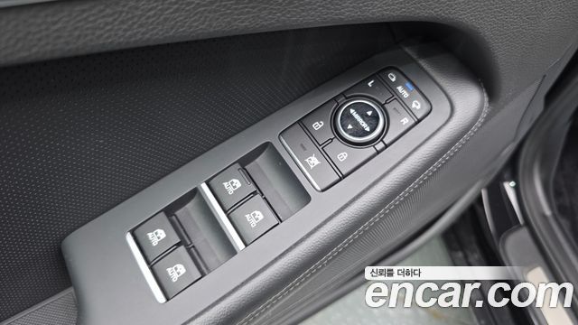 Genesis G80 2018 — photo 27
