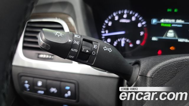 Genesis G80 2018 — photo 28