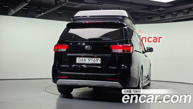 Kia Canival 2018 — photo 4