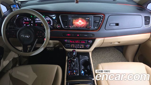 Kia Canival 2018 — photo 10