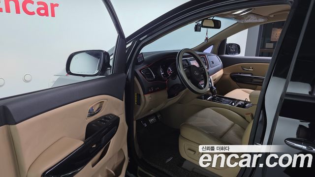 Kia Canival 2018 — photo 13
