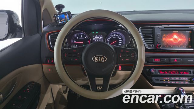 Kia Canival 2018 — photo 19