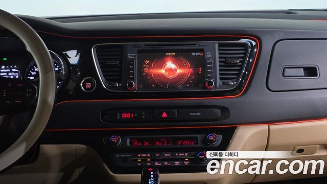 Kia Canival 2018 — photo 20