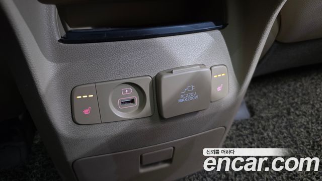 Kia Canival 2018 — photo 25