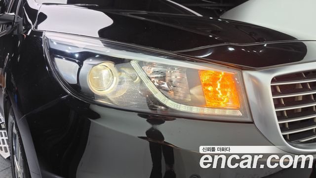 Kia Canival 2018 — photo 8
