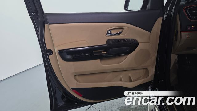 Kia Canival 2018 — photo 14