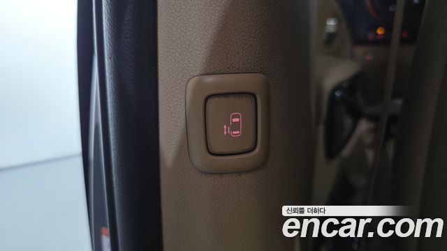 Kia Canival 2018 — photo 27