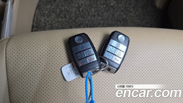 Kia Canival 2018 — photo 28