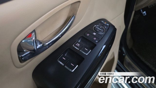 Kia Canival 2018 — photo 34