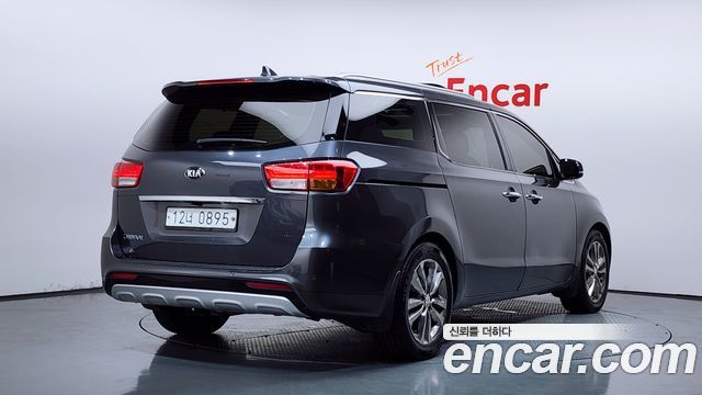 Kia Canival 2016 — photo 2