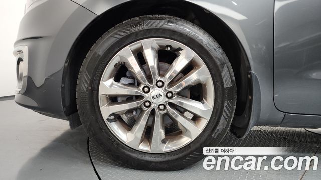 Kia Canival 2016 — photo 5